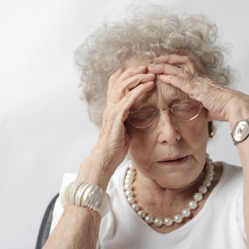La Cruel Estafa que Despojó a una Anciana de sus Ahorros