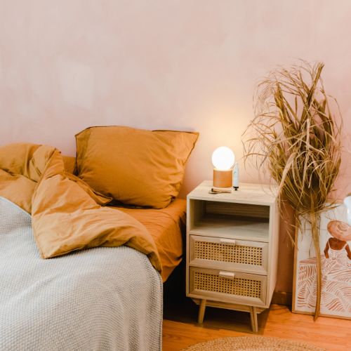 Cámara para espiar en una habitación