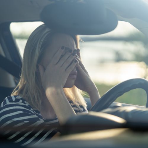 Cómo reaccionar cuando descubres quién te raya el coche